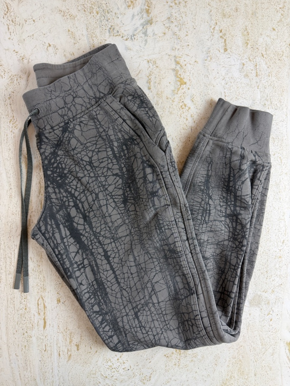 Lululemon Warm Down Jogger 7/8 Length – Size 2 (XXS) – Thread Dye Rover Black